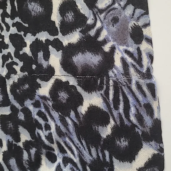 Neiman Marcus Merino Wool Scarf - Picture 9 of 10